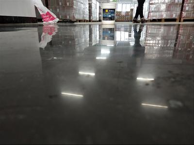 舊地面翻新與地坪材料研發(fā) 應對起灰起沙問題的系統(tǒng)解決方案